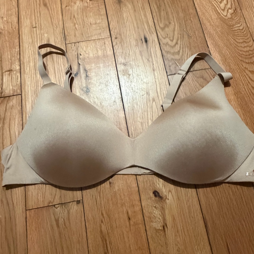 SKIMS Wireless Form T-Shirt Bra